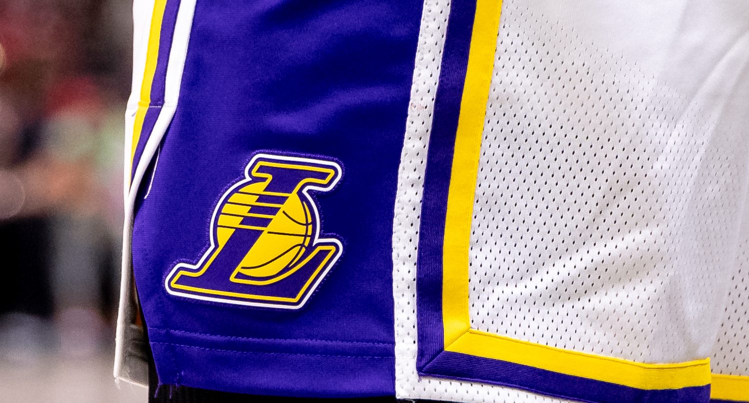 Charter eyeing sale of Lakers' Spectrum SportsNet