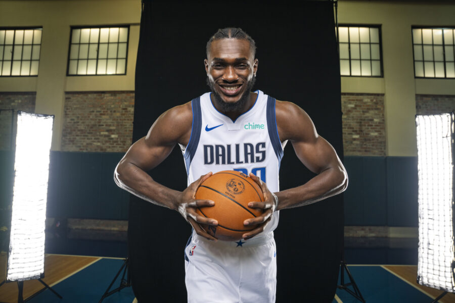 Mavs Convert Moussa Cisse To Two-Way Deal