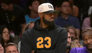 Lakers' JJ Redick makes LeBron James opening night replacement decision image