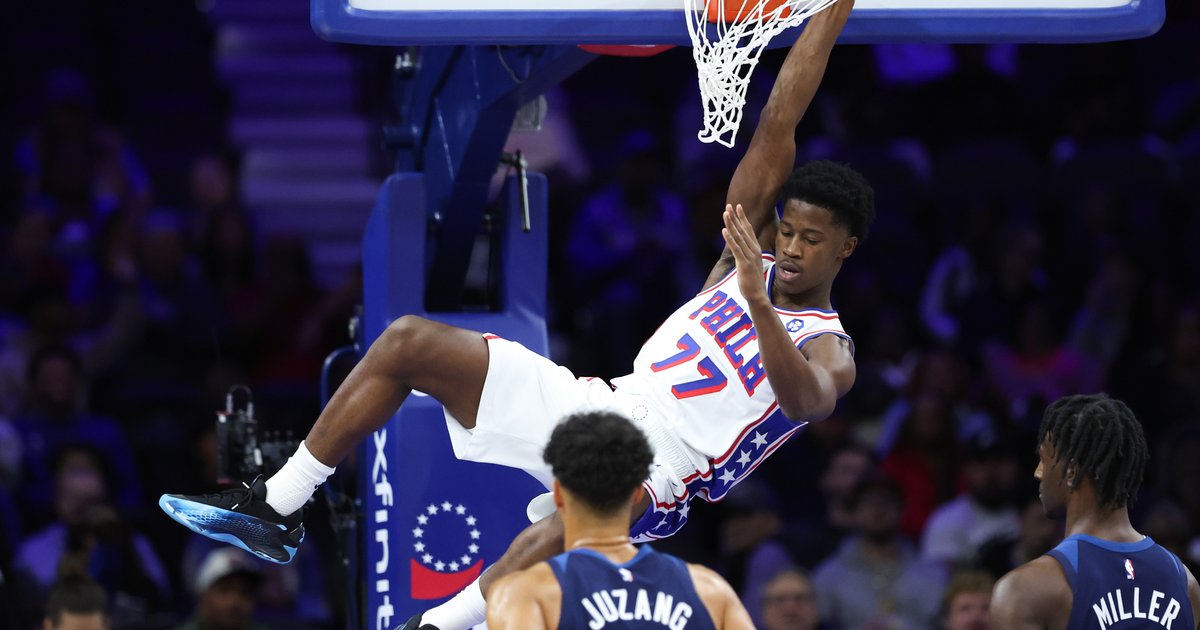 Sixers rookie VJ Edgecombe, 'just out there having fun,' stars in home debut: 'I can't wait for him to get started with his career'