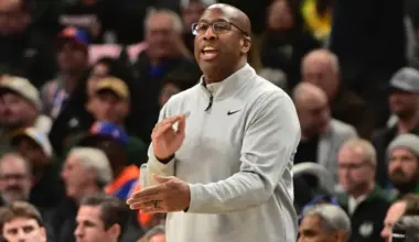 Knicks' Mike Brown staying patient despite rough start in 2025-26 image