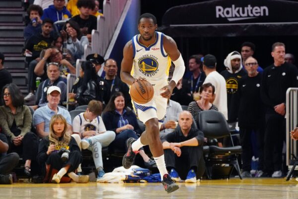 Golden State Warriors forward Jonathan Kuminga (1) dribbles upcourt against the Los Angeles Lakers in the third quarter at Chase Center.