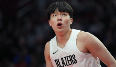 Trail Blazers’ Yang Hansen gifts Warriors fan signed shoes – NBC Sports Bay Area & California