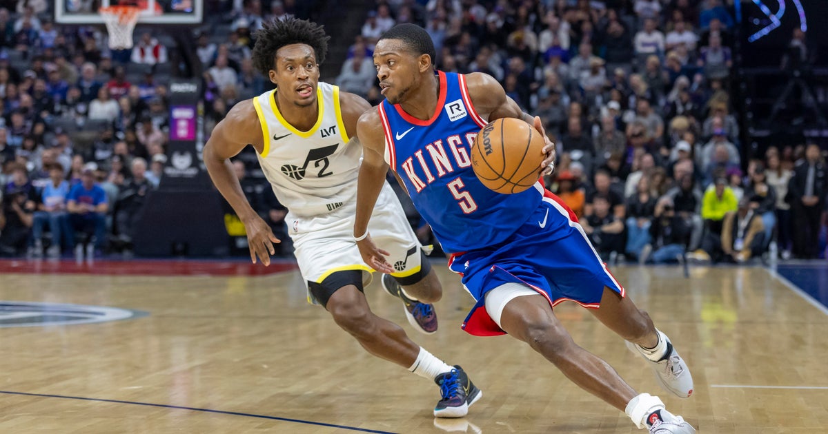 De'Aaron Fox scores 49 points day after franchise-record performance to lead Kings to 121-117 over Jazz