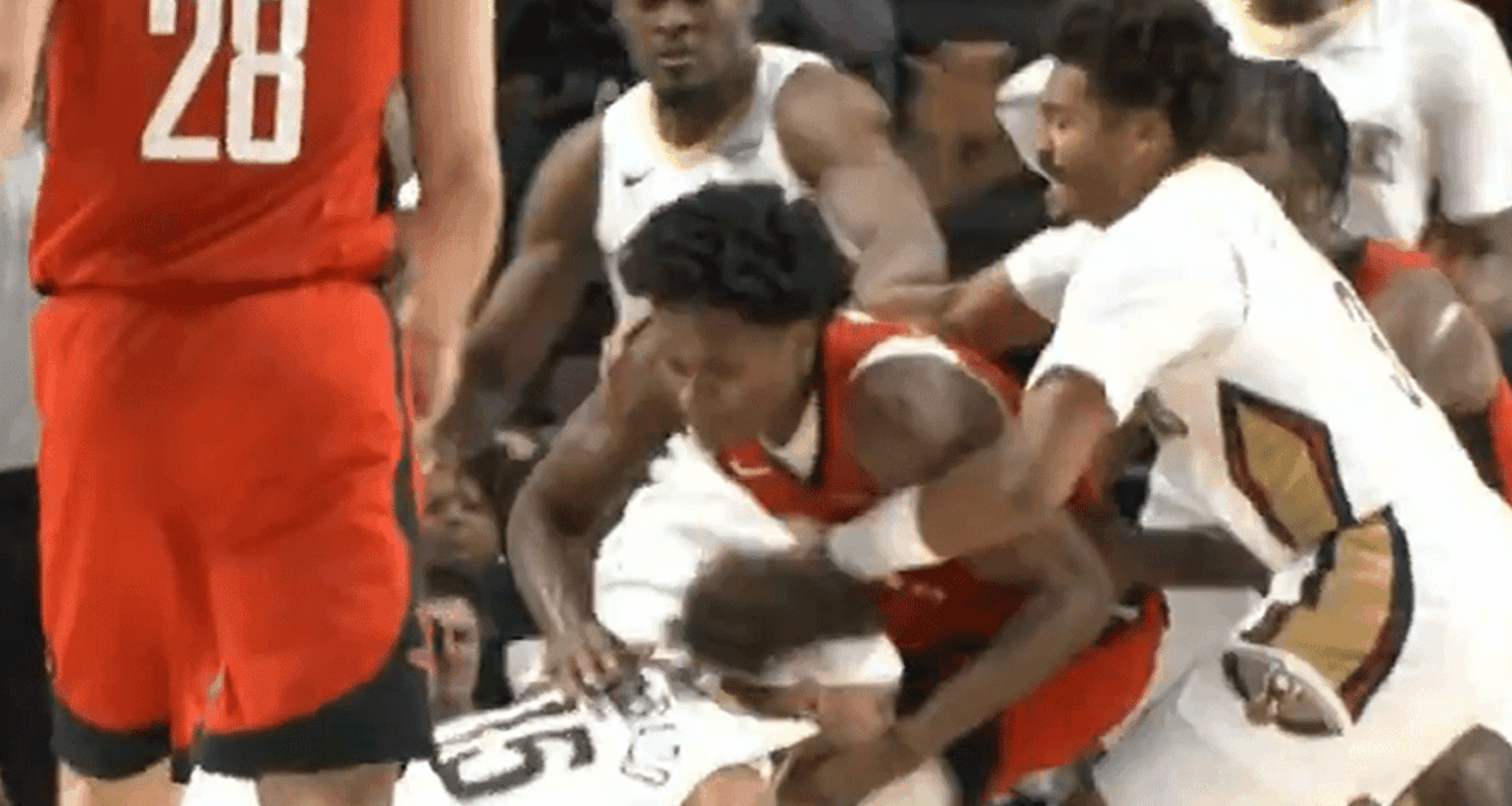 Rockets' Amen Thompson Gets In Scuffle W/ Jose Alvarado During Preseason Game