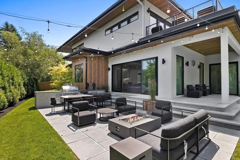 Patio at a Luxury home in Massachusetts that belongs to Jrue Holiday