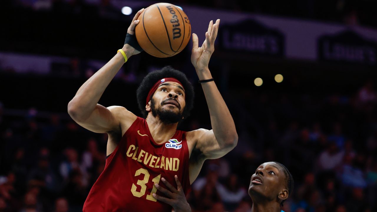 Cavaliers' Jarrett Allen breaks left ring finger
