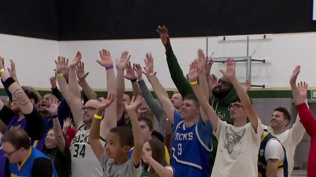 Milwaukee Bucks host Special Olympics basketball clinic