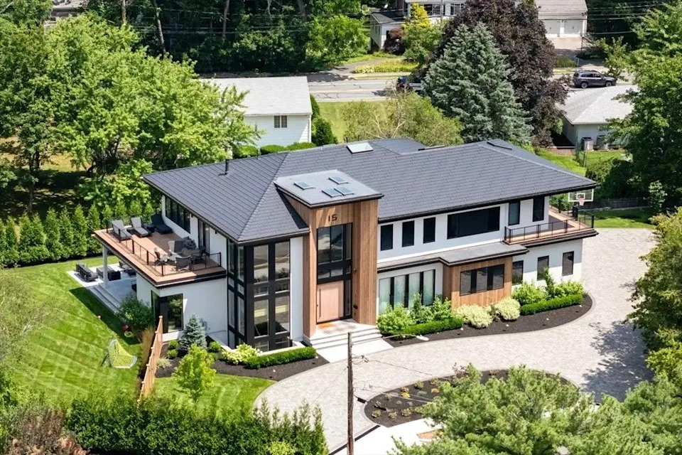 Aerial of a luxury home in Massachusetts that belongs to Jrue Holiday
