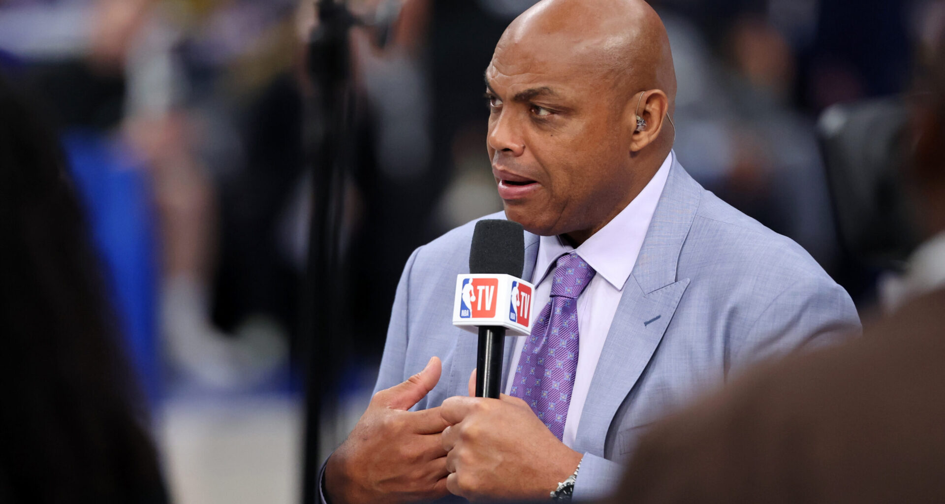 Charles Barkley calls out Giannis Antetokounmpo, defends Milwaukee Bucks
