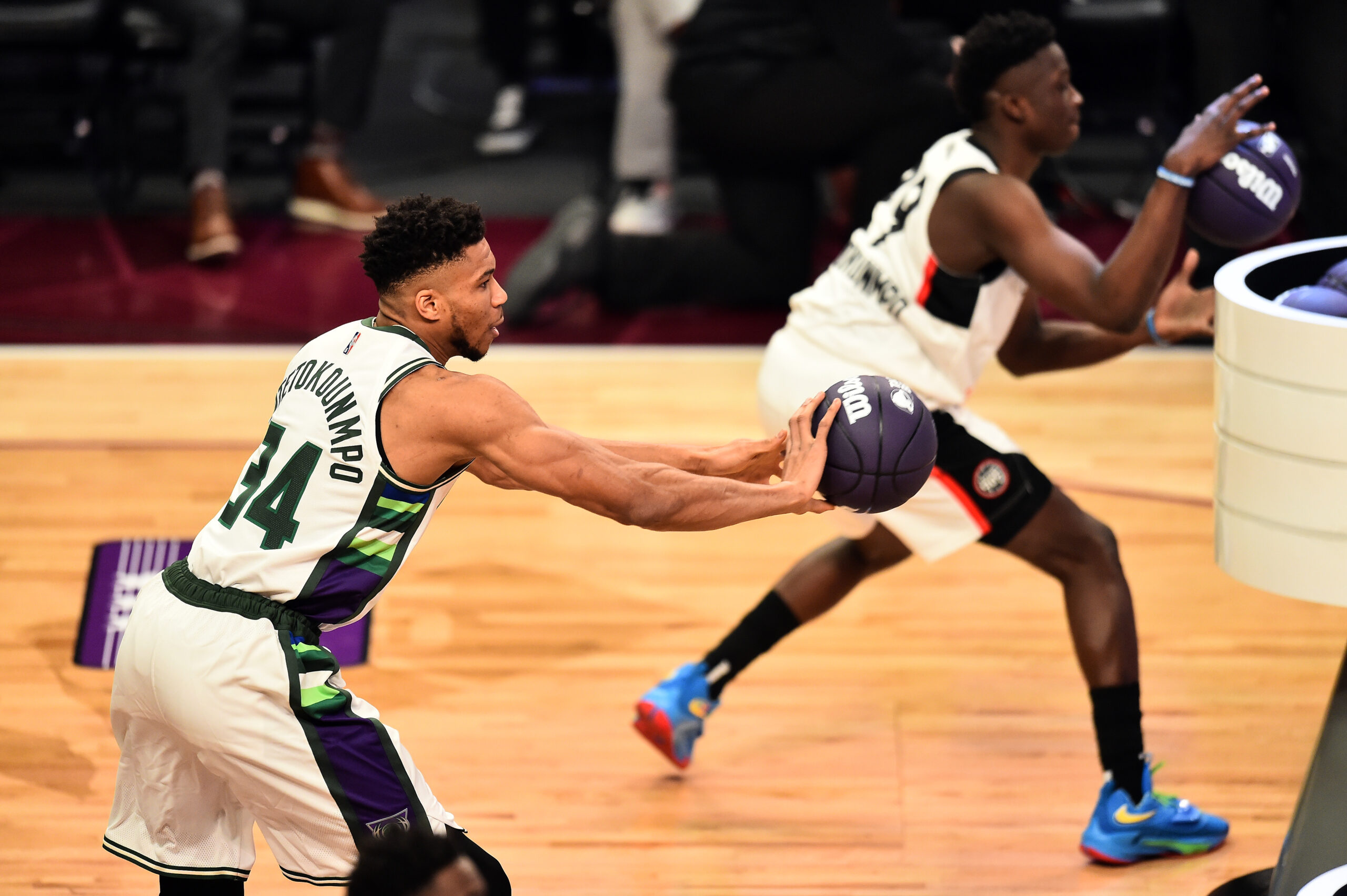 Giannis Antetokounmpo (34) and Alex Antetokounmpo (29)