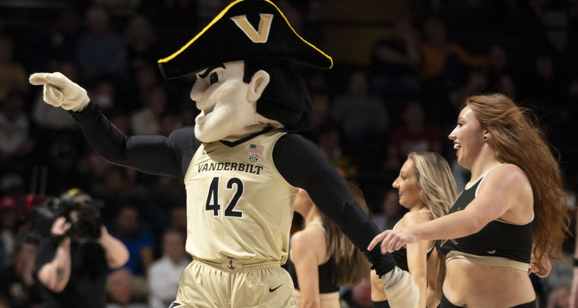 Vanderbilt basketball freshman Chandler Bing wants world to know he hasn't seen Friends