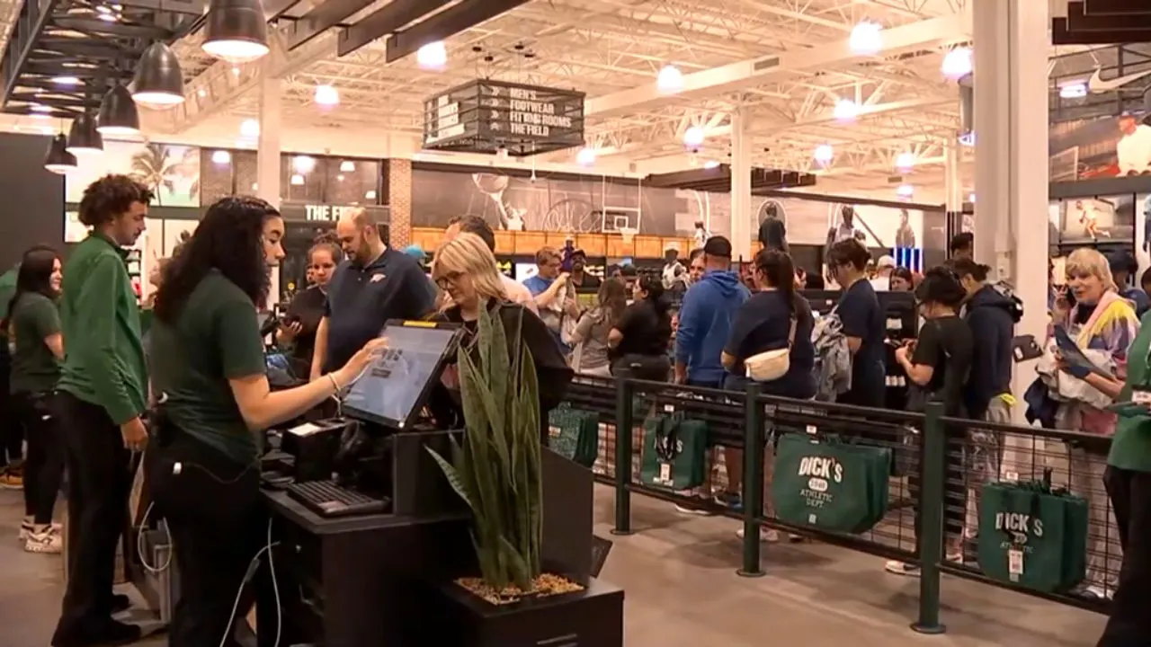 Fans line up at Dick's House of Sport