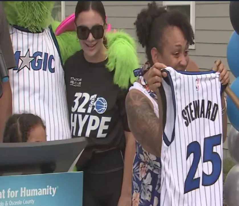 Orlando Magic, AdventHealth, and Habitat for Humanity Greater Orlando & Osceola County celebrate a local family’s new home, marking the Magic’s 14th Habitat for Humanity home.