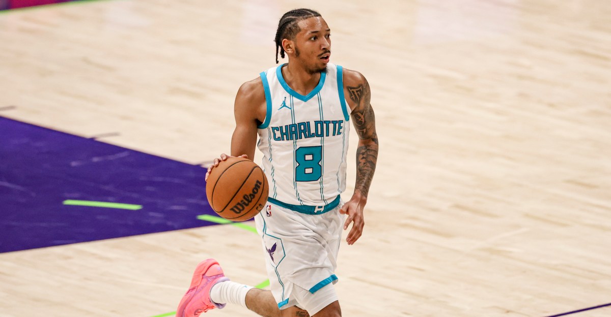 Lakers sign Nick Smith Jr. to two-way contract