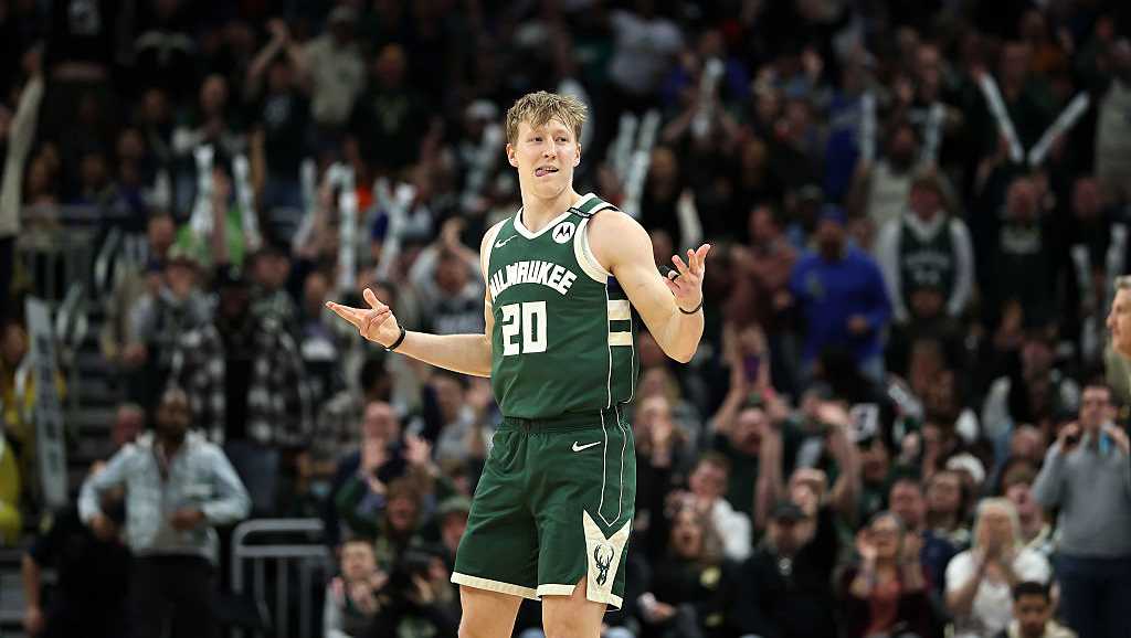 Bucks and AJ Green agree to contract extension