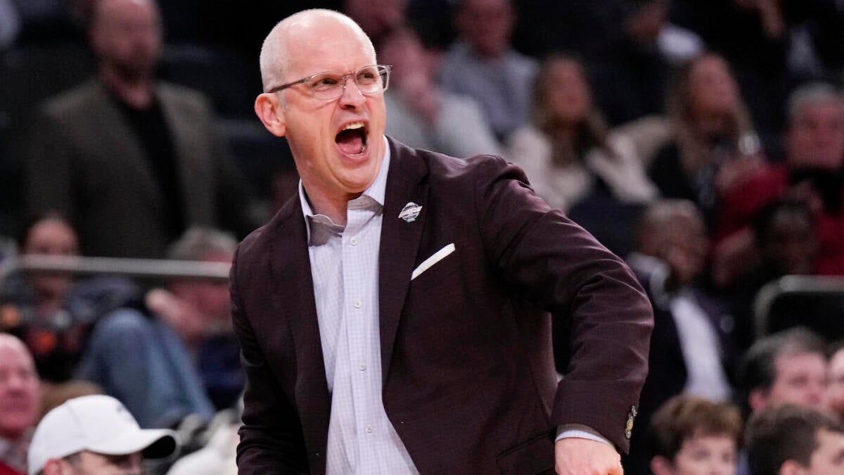 Dan Hurley owns up to bad behavior during UConn's disappointing season, hints at changes: 'I'm not a victim'