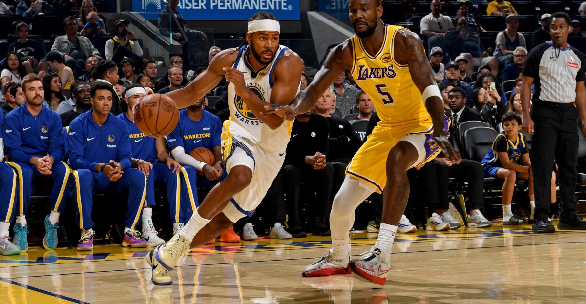 Moody balls out as Warriors win vs Lakers to open preseason