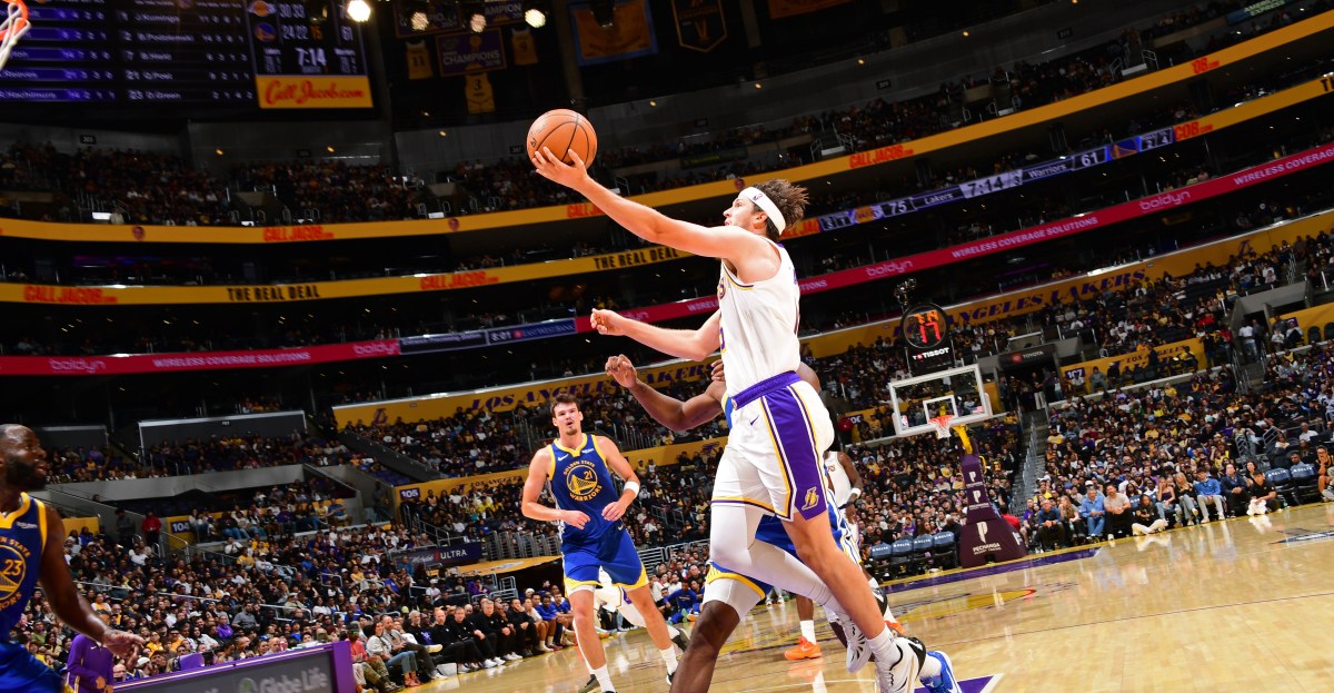 Austin Reaves provides injury update after exiting game vs. Warriors