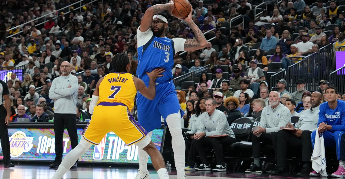 The Dallas Mavericks should trade Anthony Davis to the Detroit Pistons