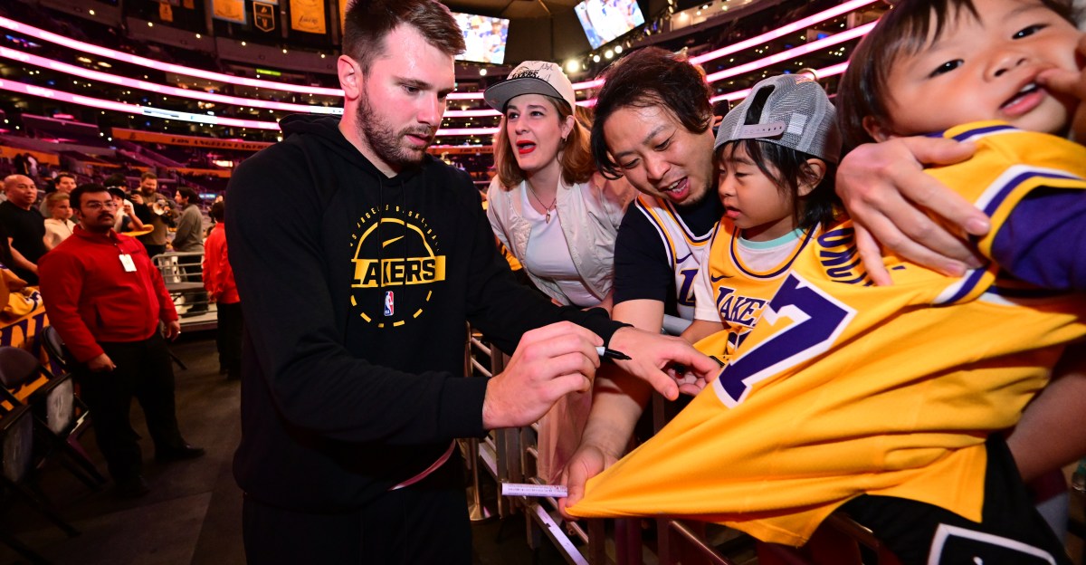 How to watch every Lakers game in the 2025-26 NBA season