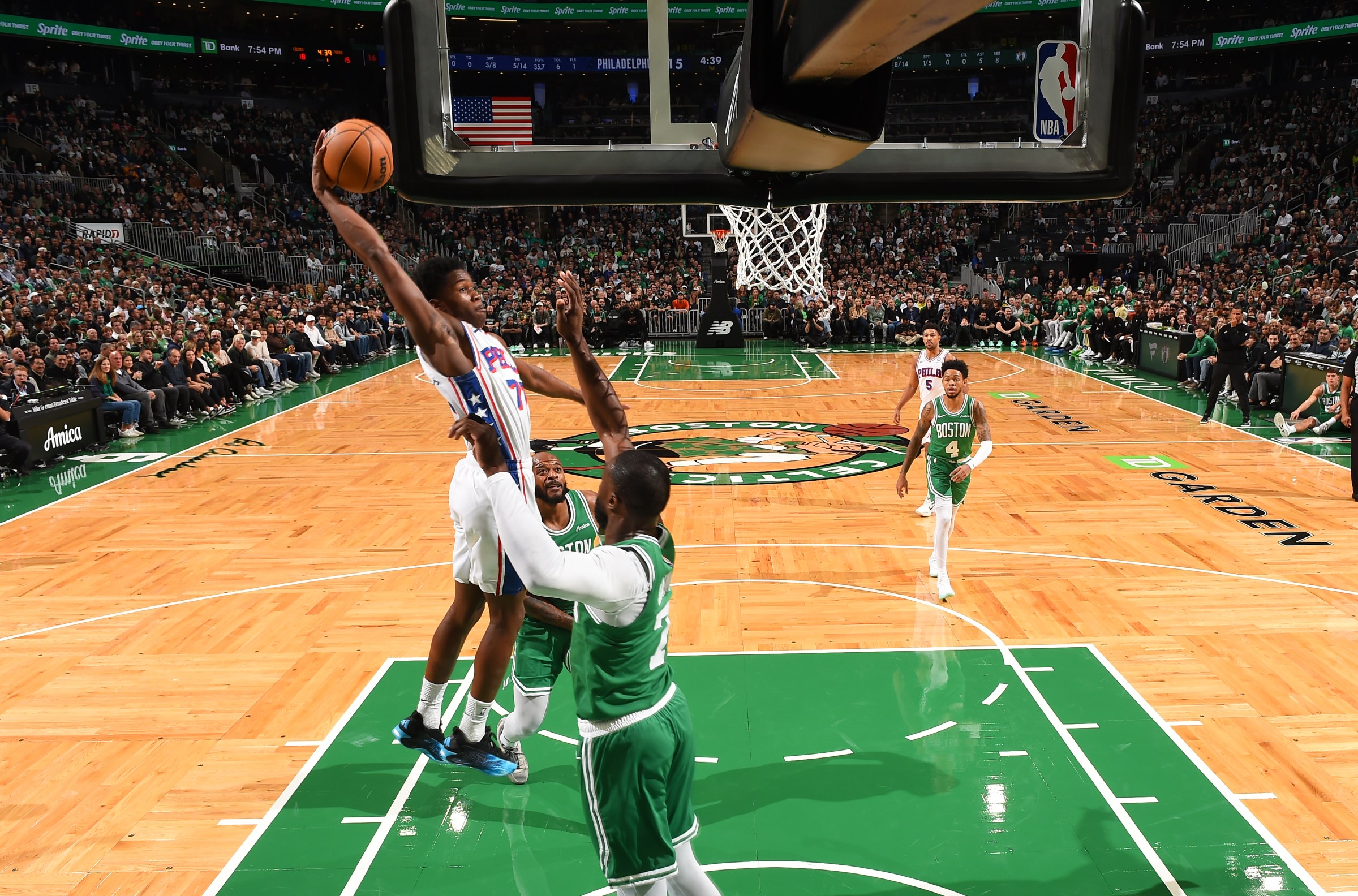 BOSTON, MA - OCTOBER 22: VJ Edgecombe #77 of the Philadelphia 76ers dunks the ball during the game against the Boston Celtics on October 22, 2025 at TD Garden in Boston, Massachusetts. NOTE TO USER: User expressly acknowledges and agrees that, by downloading and/or using this Photograph, user is consenting to the terms and conditions of the Getty Images License Agreement. Mandatory Copyright Notice: Copyright 2025 NBAE (Photo by Brian Babineau/NBAE via Getty Images)