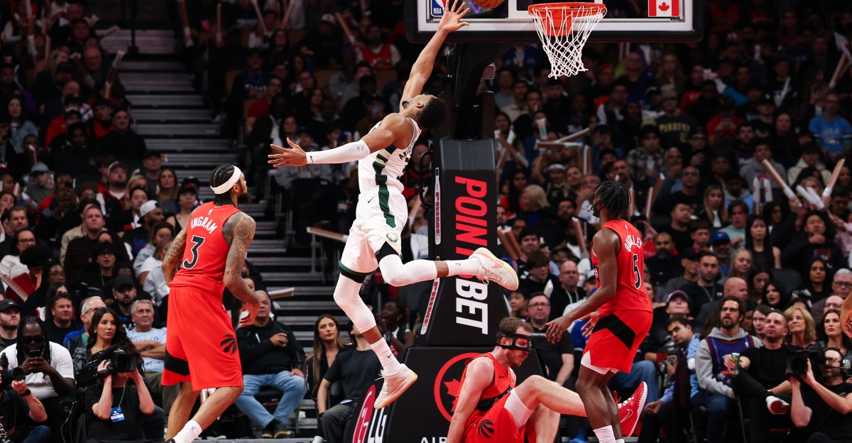 Milwaukee vs. Toronto Game Review & Player Grades from Bucks beating Raptors