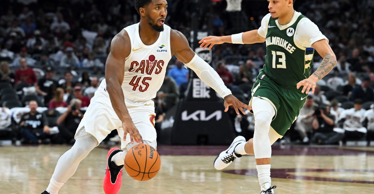 Cavs hang on to 118-113 victory over Bucks