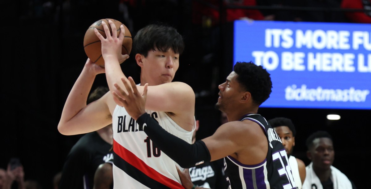 Portland Trail Blazers’ Yang Hansen Breaks Through Against Kings