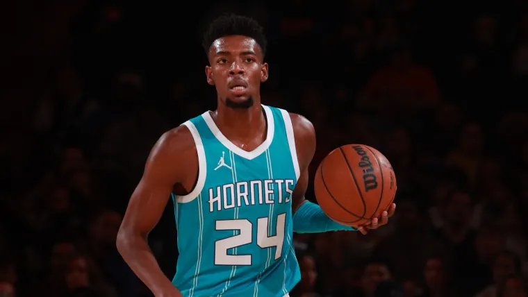 Hornets fans feeling dejavu as Brandon Miller heads to locker room vs. 76ers image