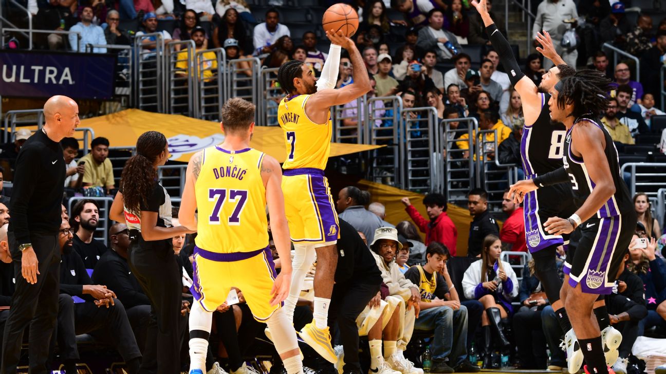 Lakers feature opening night starting 5 in preseason finale