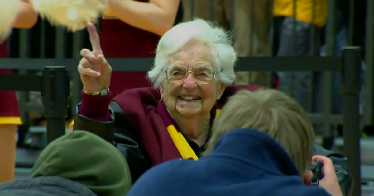 Loyola University mourns death of Sister Jean, beloved chaplain of Ramblers basketball team