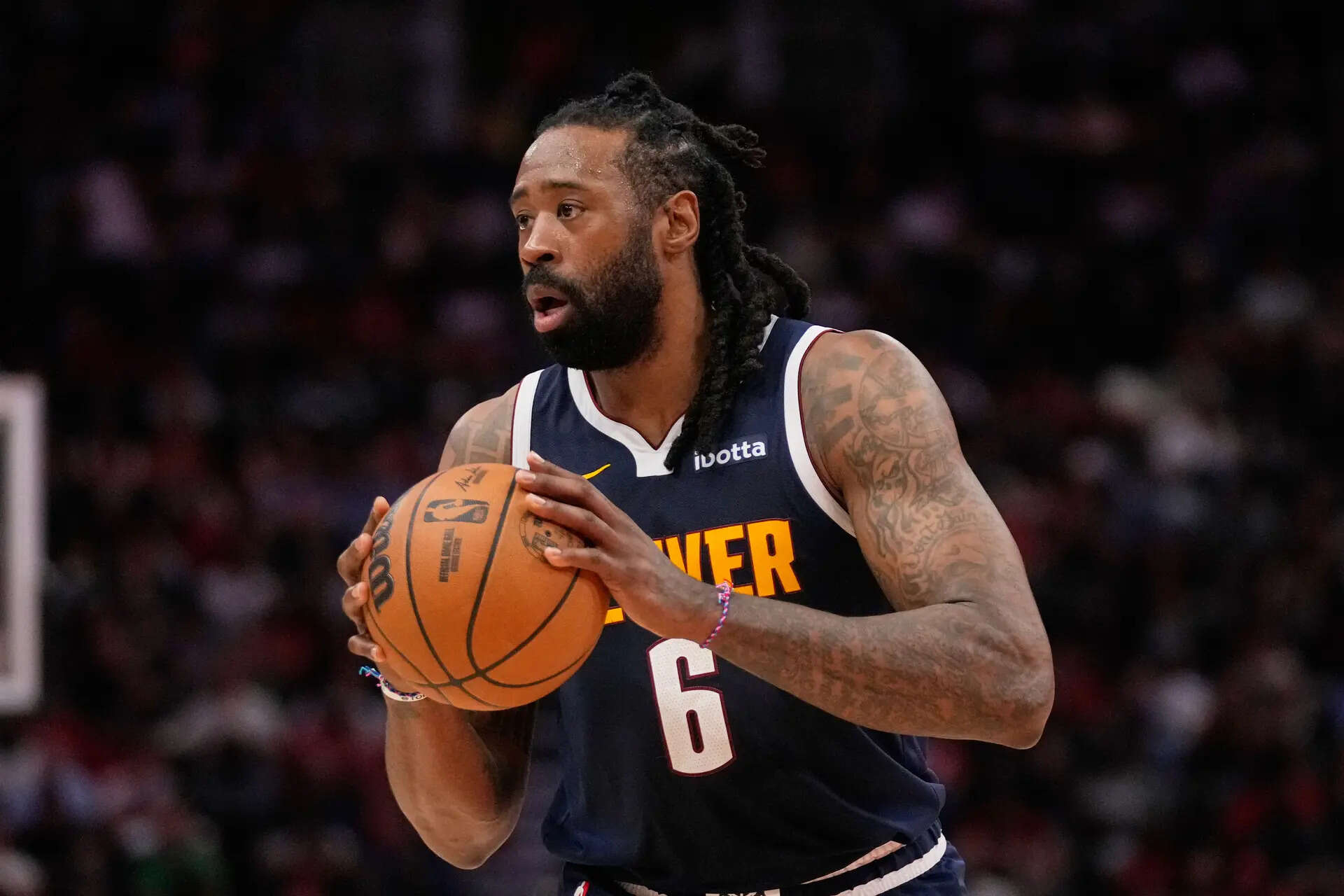 The New Orleans Pelicans signed center DeAndre Jordan