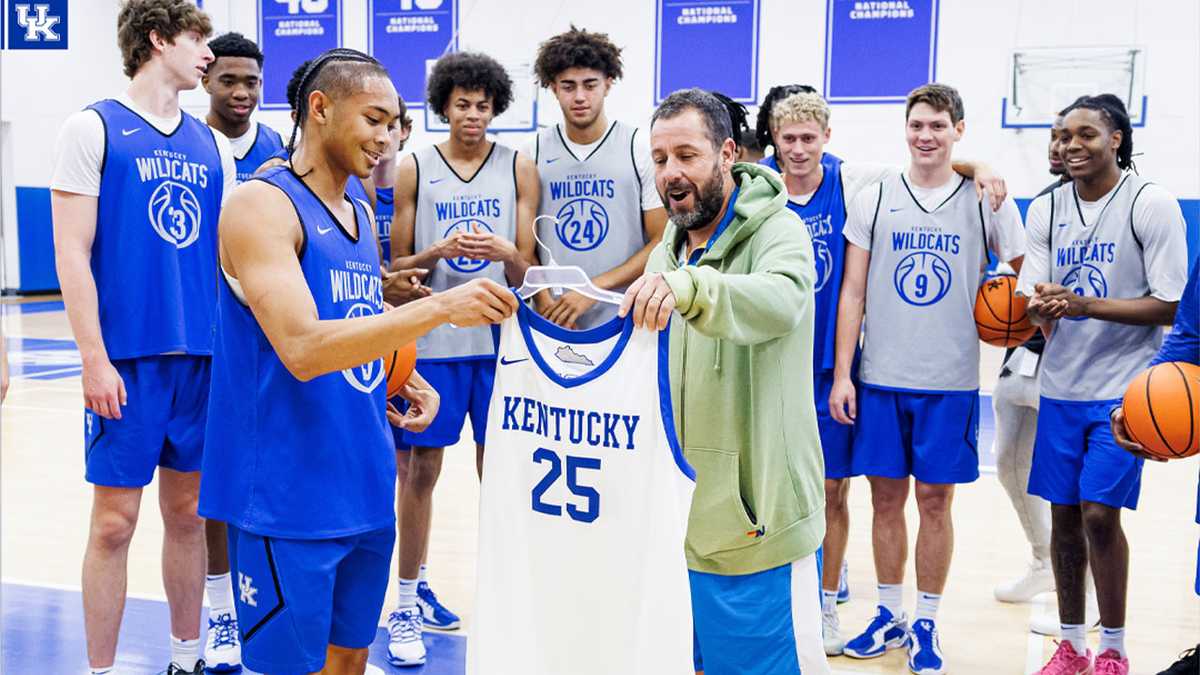 Adam Sandler meets with UK basketball teams before show in Lexington