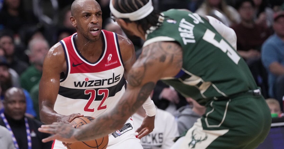 Giannis scores 37 points as Bucks open season with 133-120 win over Wizards