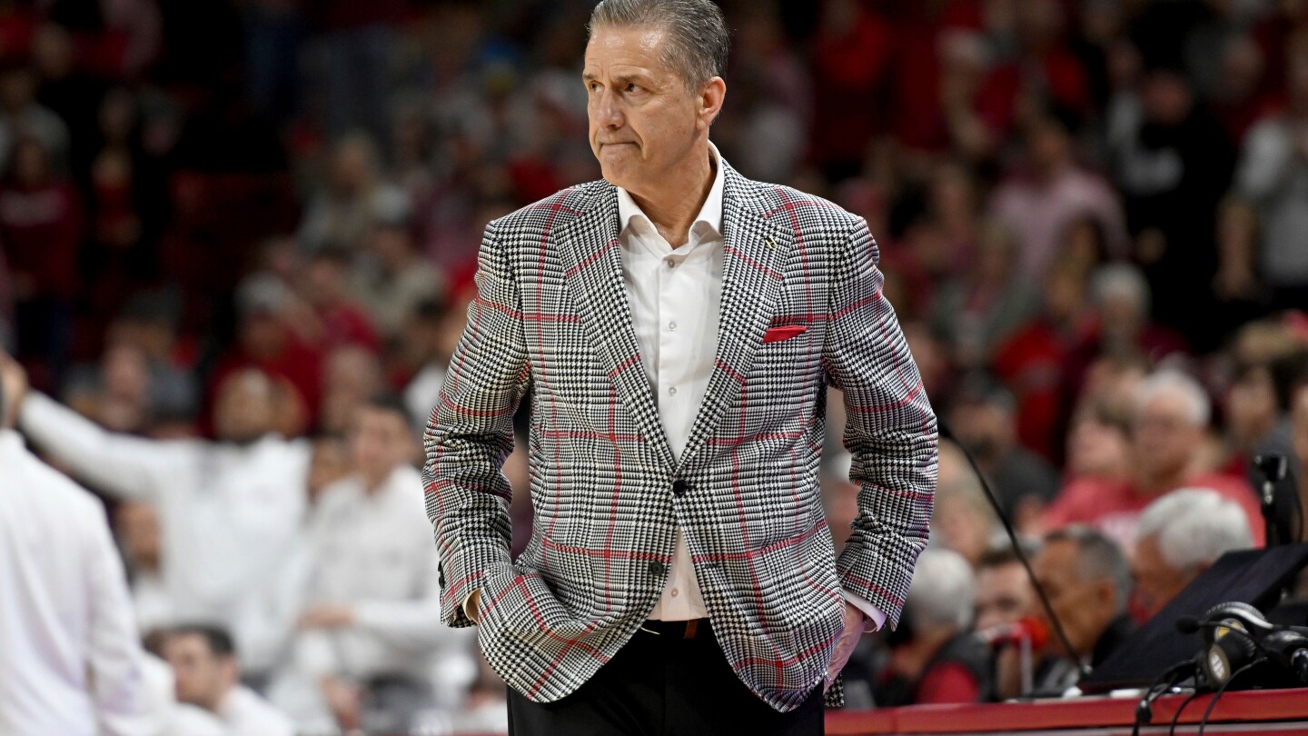 Arkansas coach John Calipari vows to retire before adopting transactional approach