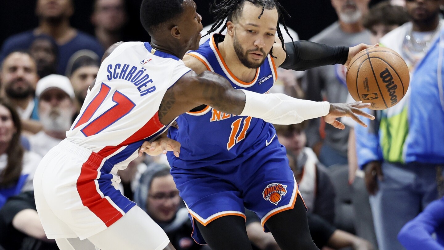 Steve Kerr calls out fans for profane heckling of Brunson and Green