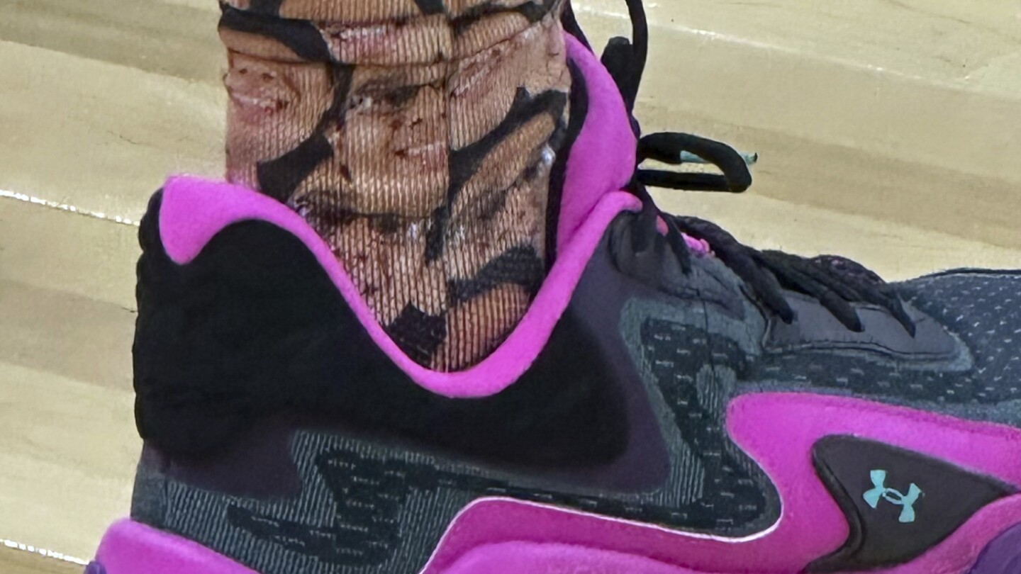 McNeese social media star student manager has made it to NCAA tourney court — on socks