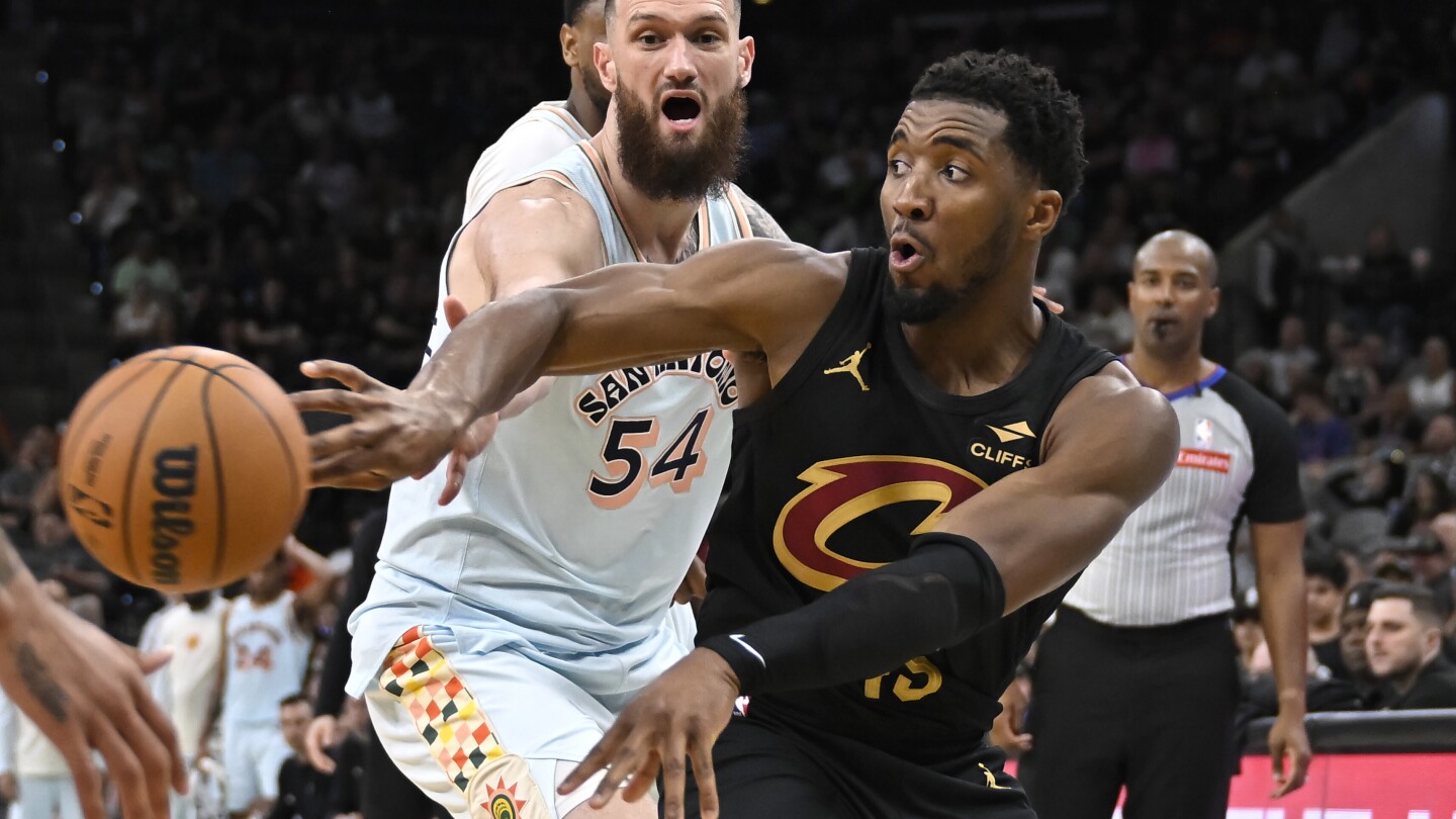 NBA East playoff preview capsules: Cavaliers-Heat, Celtics-Magic, Knicks-Pistons, Pacers-Bucks