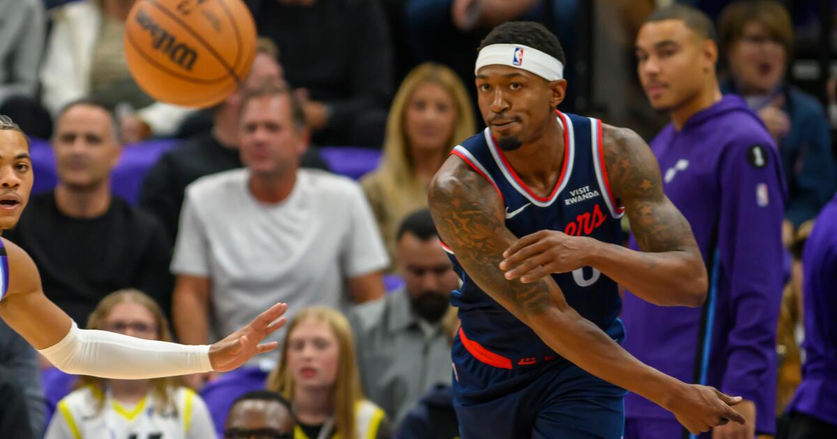 Clippers are routed by Jazz in a disappointing season opener