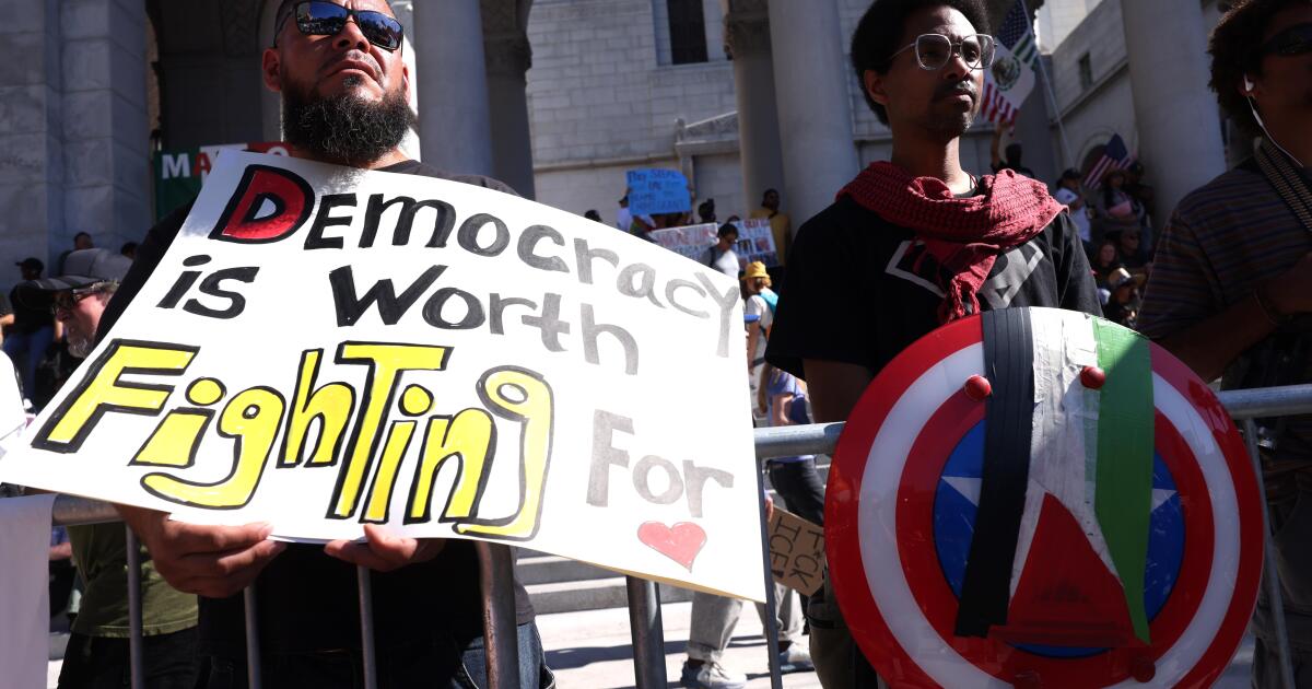 Dinosaurs, unicorns and 'raging grannies' — but no kings — in Sacramento