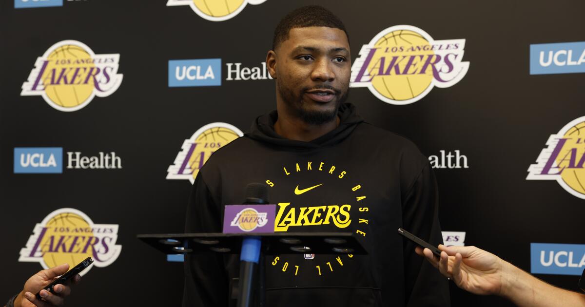 Lakers get first glimpse of what Marcus Smart brings to the court