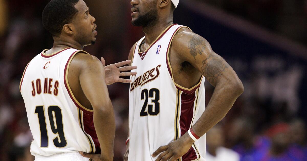 Column: Given the NBA's woes, the NCAA should go back to banning bets