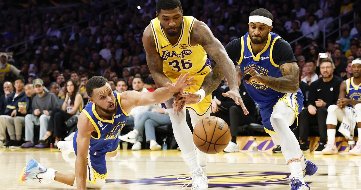 Marcus Smart setting the tone for the Lakers' physical play