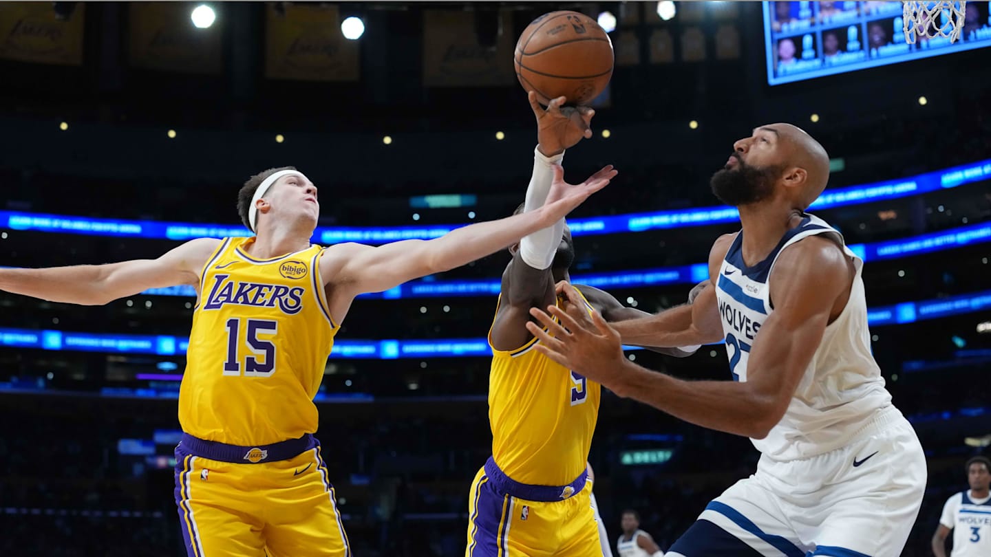 Lakers' Austin Reaves Claps Back at Deandre Ayton Rumors