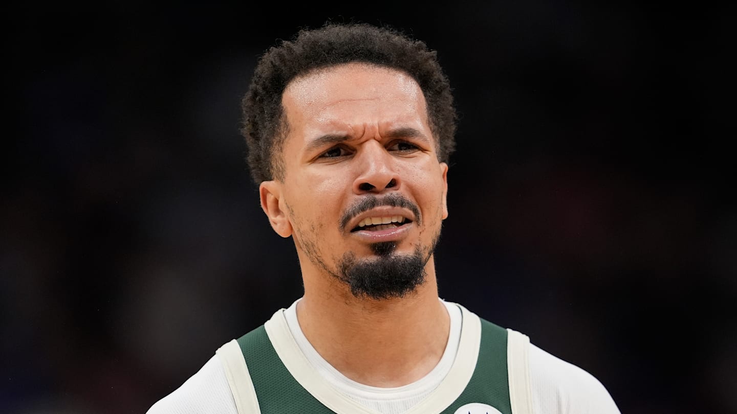 Sacramento Kings v Milwaukee Bucks