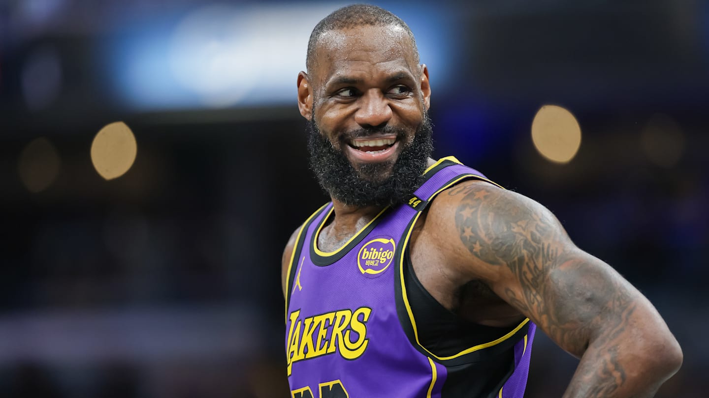 Los Angeles Lakers v Indiana Pacers