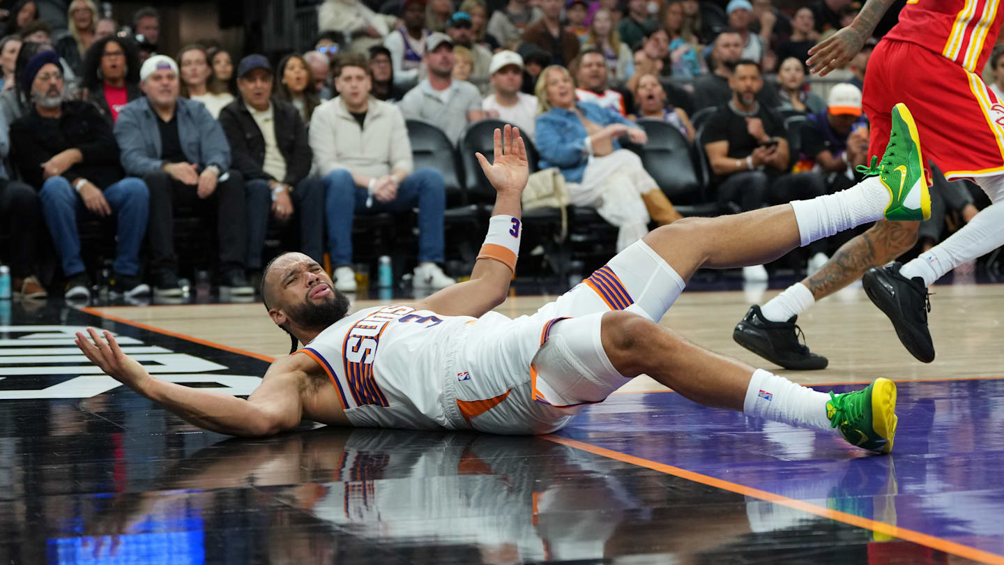 Atlanta Hawks v Phoenix Suns