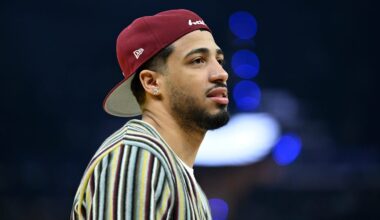 Indiana Pacers guard Tyrese Haliburton (0) on the sidelines against the Golden State Warriors.