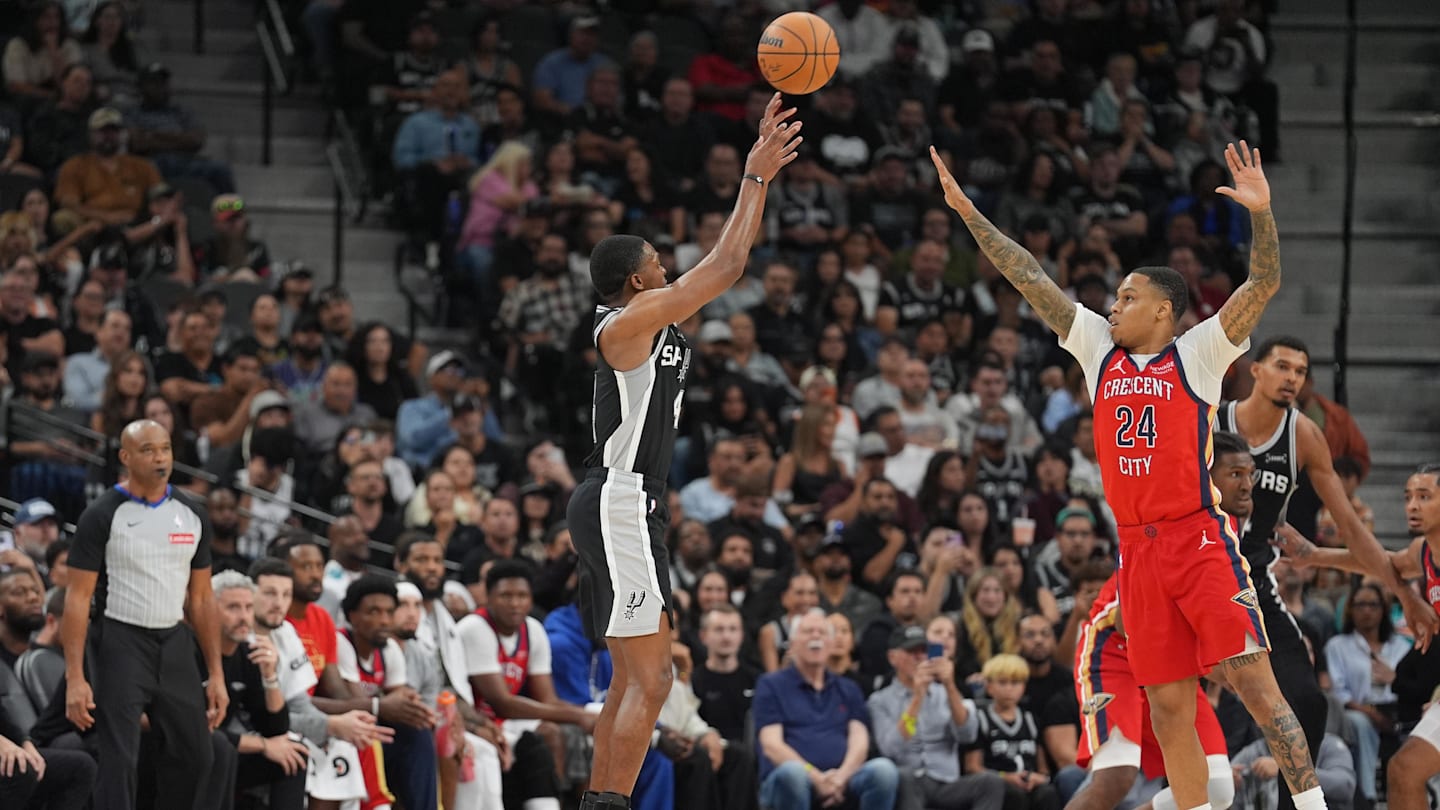 How Spurs Star De'Aaron Fox is Turning His Game Inside Out